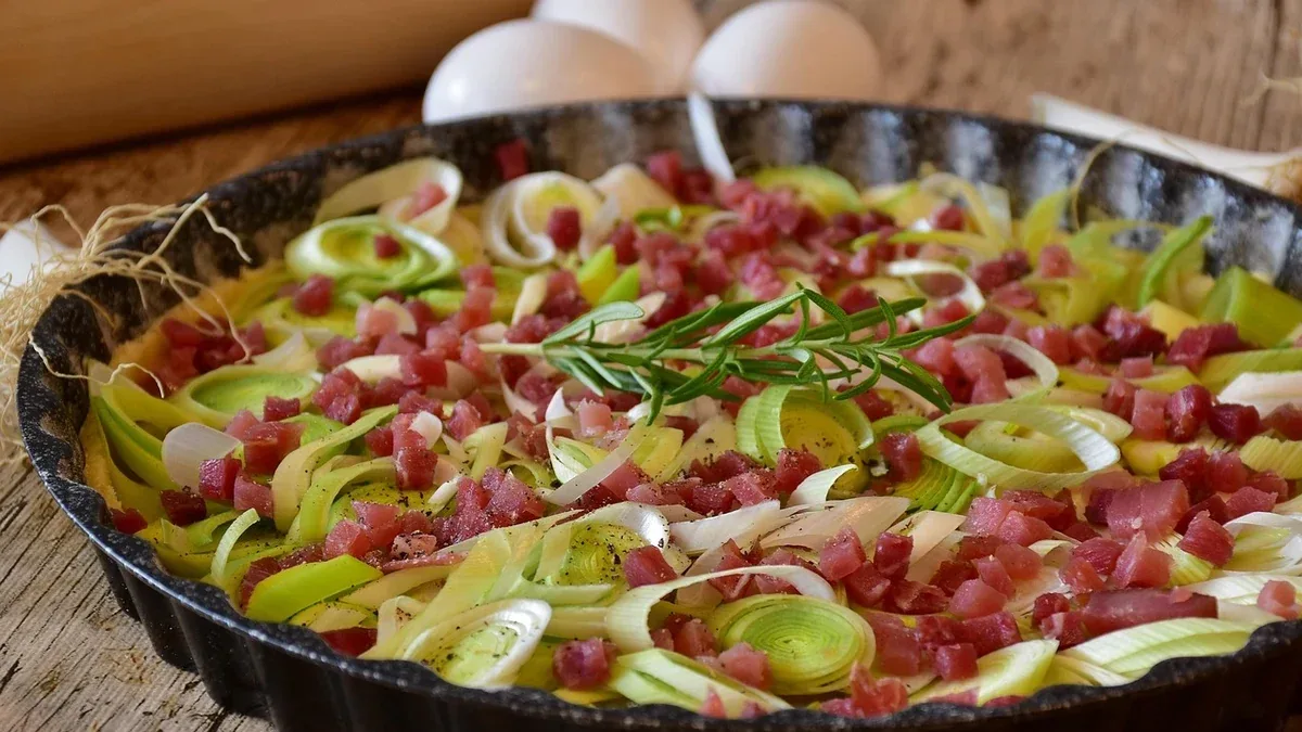 Frittata di porri al forno: ricetta con pochi ingredienti